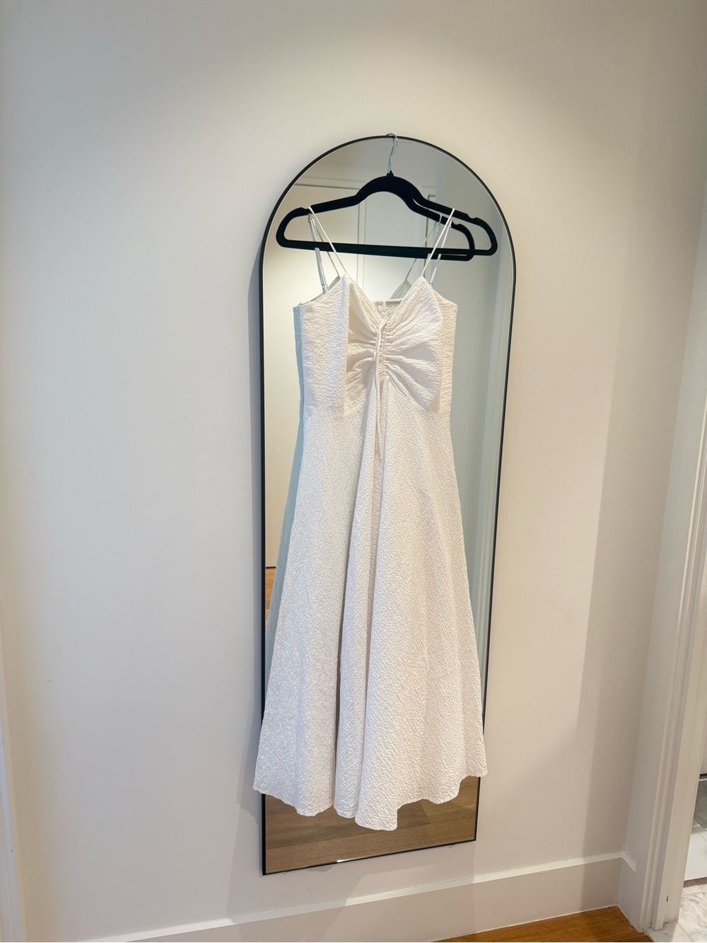 Bridal Elie Tahari White Textured Midi Dress with Bow Front